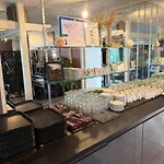 Brit Essentiel Pau Hotel