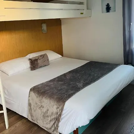 Brit Essentiel Pau Hotel 2*
