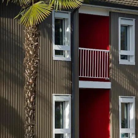Brit Essentiel Pau Hotel 2*
