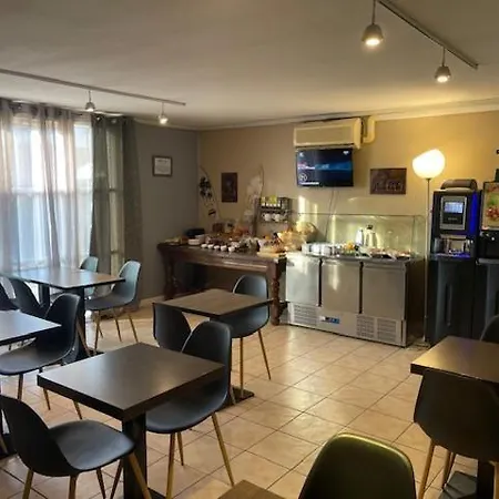 Fasthotel Pau - 2*