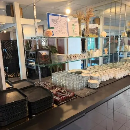 Brit Essentiel Pau Hotel