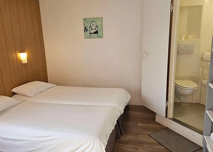 Brit Essentiel Pau Hotel