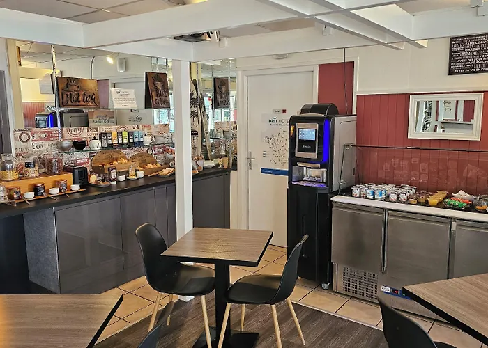 Brit Essentiel Pau 2*