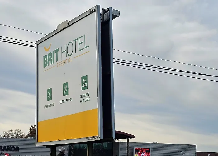 Brit Essentiel Pau Hotel 2*