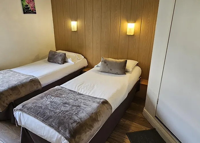 Hotel Brit Essentiel Pau Lescar