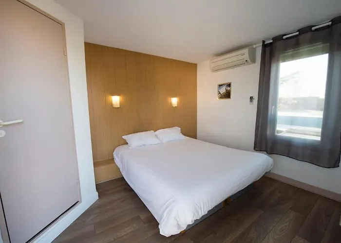 Hotel Brit Essentiel Pau