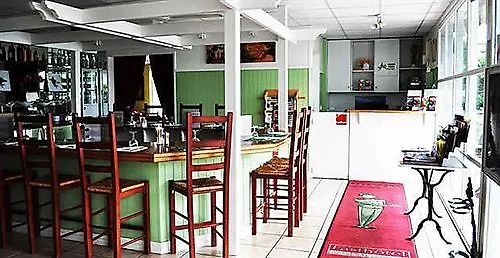 Brit Essentiel Pau 2*