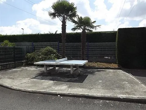 Otel Brit Essentiel Pau 2*