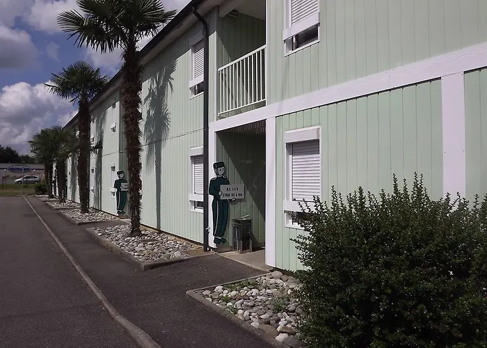 Hotel Brit Essentiel Pau